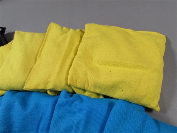 BLUE/GOLD CORNHOLE BAGS W/BAG