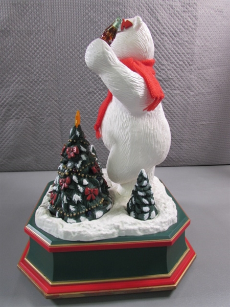 ANIMATED/MUSICAL COCA-COLA BEAR
