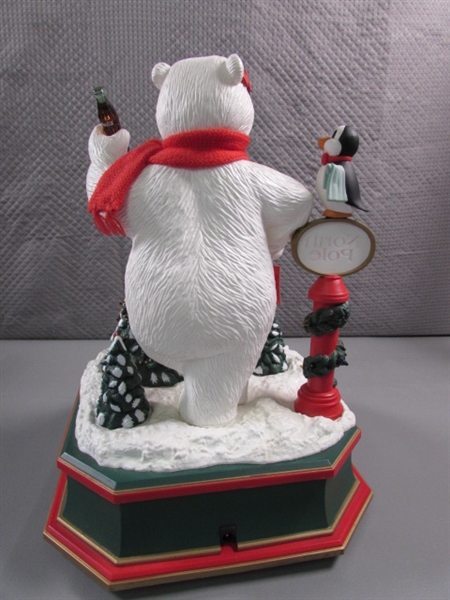 ANIMATED/MUSICAL COCA-COLA BEAR