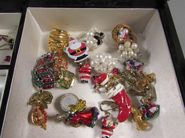 BLACK JAPANESE JEWELRY BOX W/JEWELRY