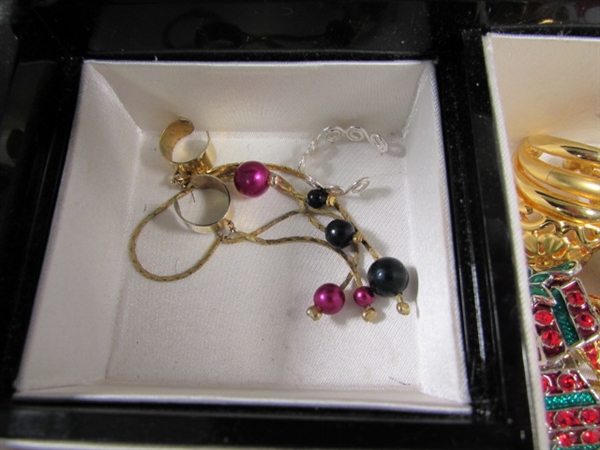 BLACK JAPANESE JEWELRY BOX W/JEWELRY