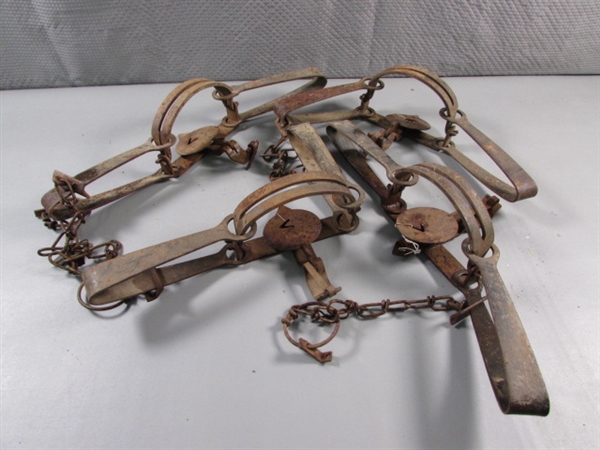 4 VICTOR ANIMAL TRAPS