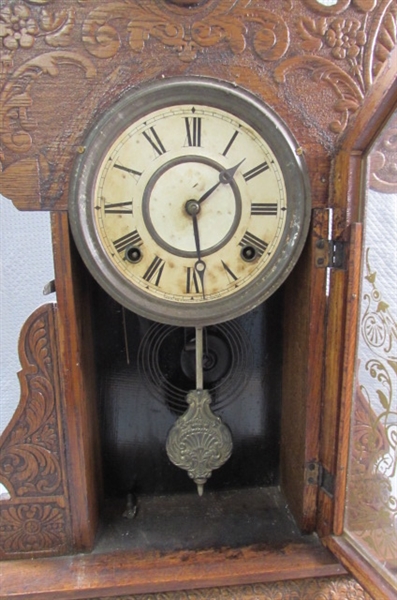 GINGERBREAD KITCHEN CLOCK