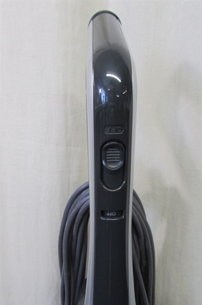 KENMORE ELITE UPRIGHT VACUUM CLEANER W/ONBOARD TOOLS