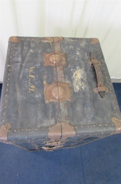 ANTIQUE WARDROBE TRUNK