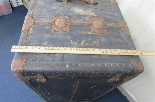 ANTIQUE WARDROBE TRUNK