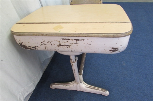 VINTAGE SCHOOL DESK W/ATTACHED CHAIR