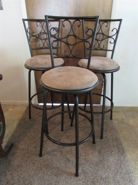 3 BAR STOOLS