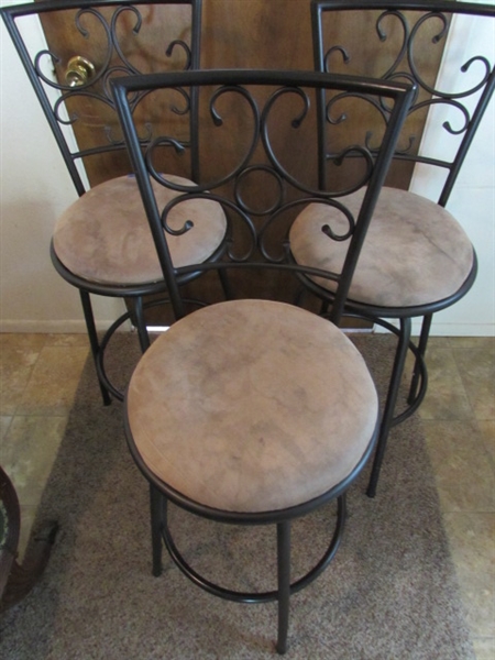 3 BAR STOOLS