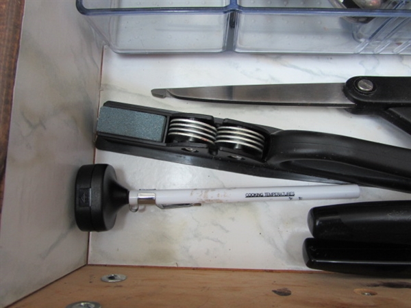 FARBERWARE KNIVES