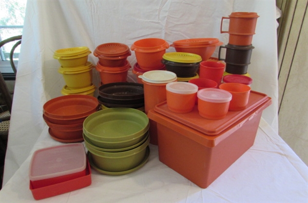 VINTAGE TUPPERWARE