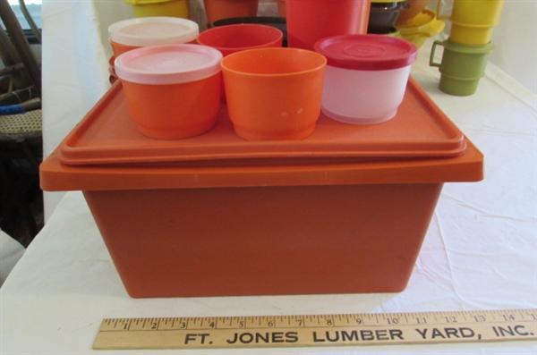 VINTAGE TUPPERWARE