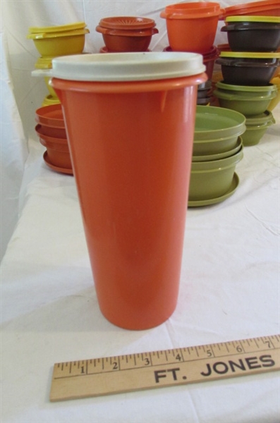 VINTAGE TUPPERWARE