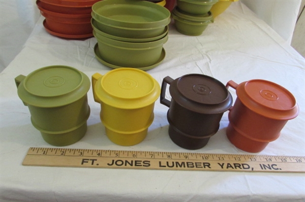 VINTAGE TUPPERWARE