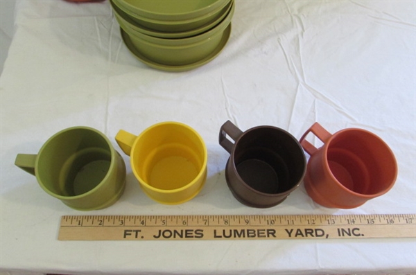 VINTAGE TUPPERWARE