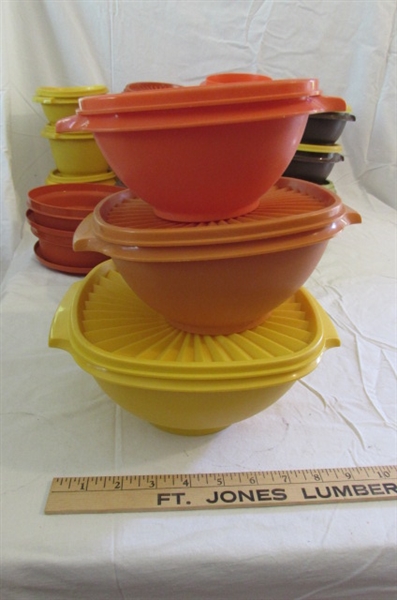 VINTAGE TUPPERWARE