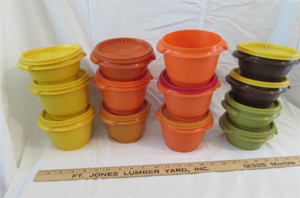 VINTAGE TUPPERWARE