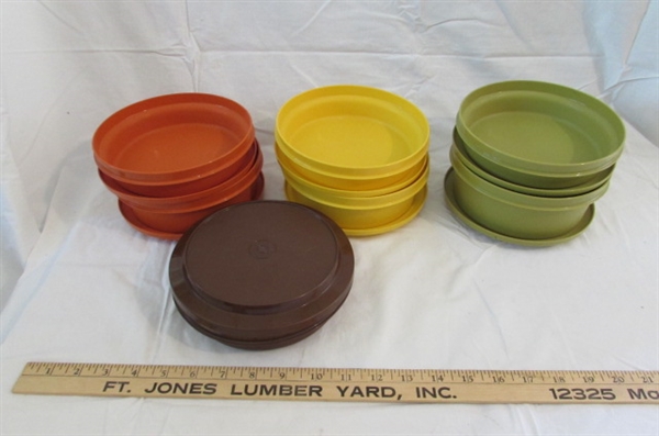 VINTAGE TUPPERWARE