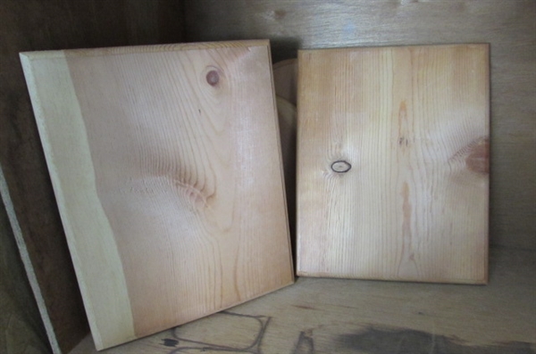 LARGE ASSORTMENT OF WOODEN PLAQUES
