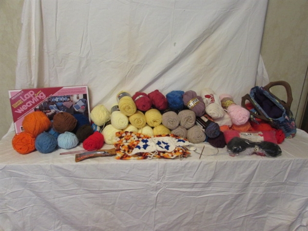 VINTAGE YARN & LAP-WEAVING LOOM