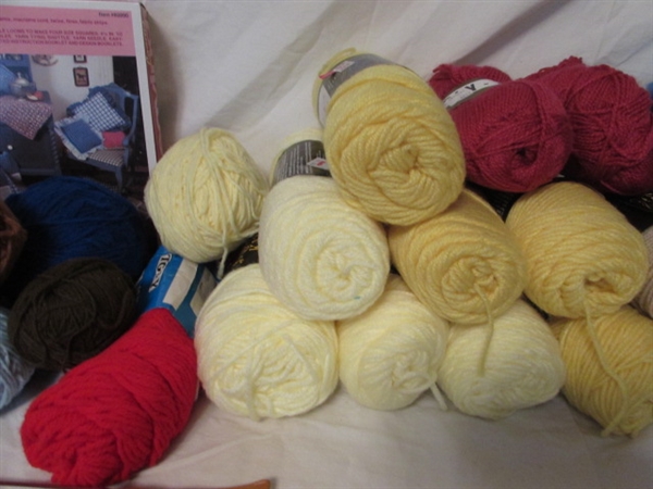 VINTAGE YARN & LAP-WEAVING LOOM