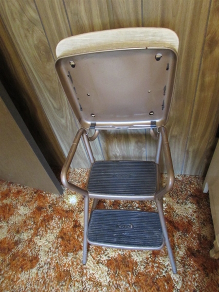 VINTAGE COSCO STOOL - STEP STOOL