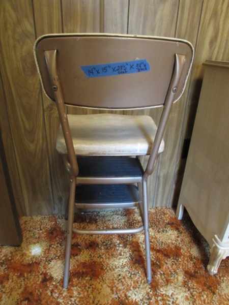 VINTAGE COSCO STOOL - STEP STOOL