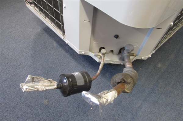 AIR CONDITIONING UNIT W/CONDENSER
