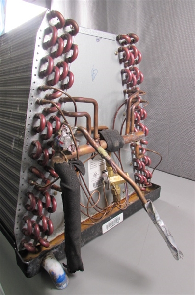 AIR CONDITIONING UNIT W/CONDENSER