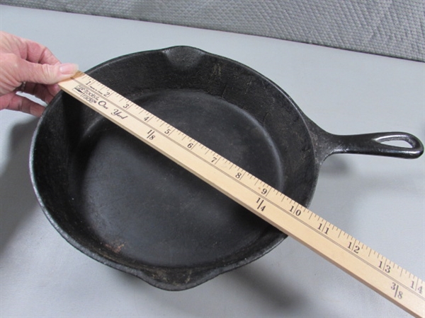 4 CAST IRON SKILLETS