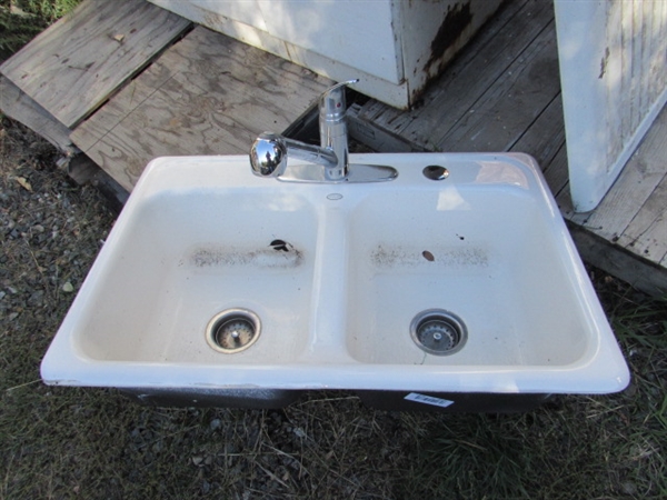 KOHLER DOUBLE SINK W/FAUCET