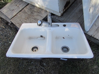 KOHLER DOUBLE SINK W/FAUCET