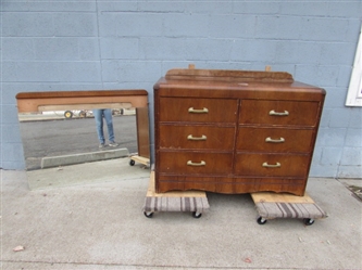 6-DRAWER ANTIQUE DRESSER W/MIRROR