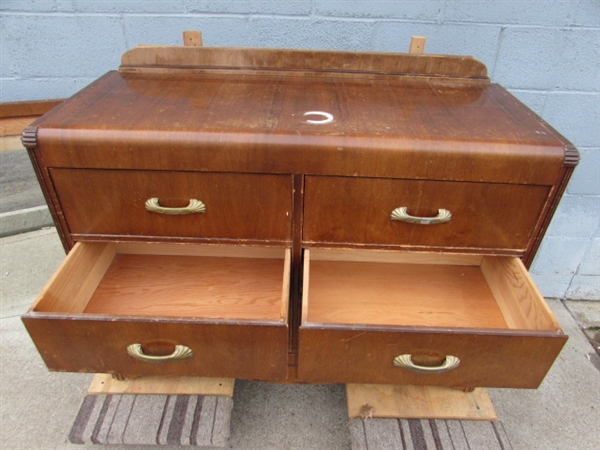6-DRAWER ANTIQUE DRESSER W/MIRROR