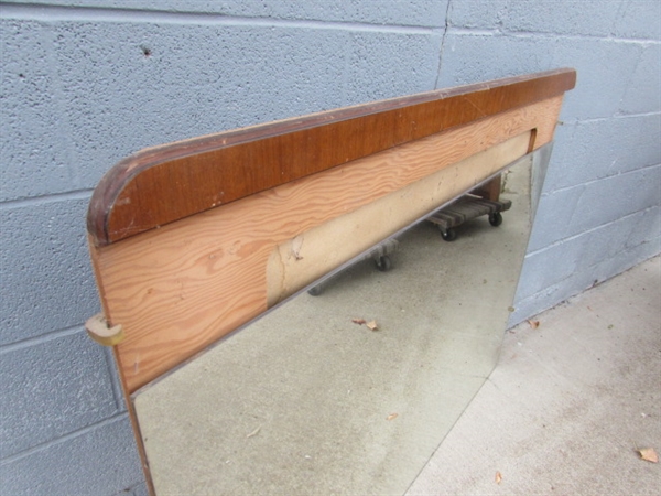 6-DRAWER ANTIQUE DRESSER W/MIRROR