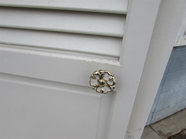 PAIR OF SHUTTER STYLE CLOSET DOORS
