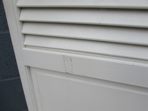 PAIR OF SHUTTER STYLE CLOSET DOORS