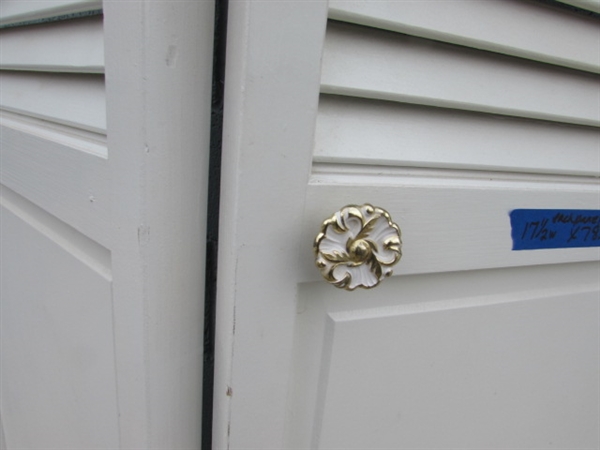 PAIR OF SHUTTER STYLE CLOSET DOORS