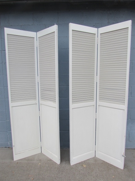 PAIR OF SHUTTER STYLE CLOSET DOORS