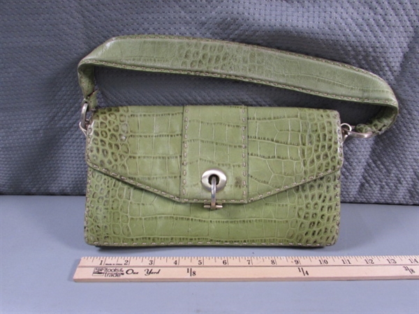 LADIES HANDBAGS & CLUTCHES