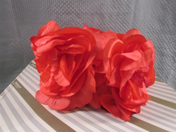 2 VINTAGE LADIES HATS