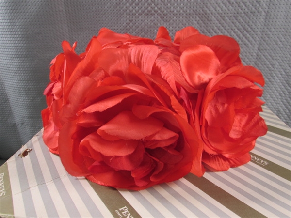 2 VINTAGE LADIES HATS