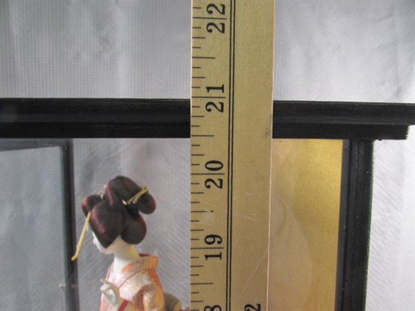 GEISHA DOLL IN DISPLAY CASE