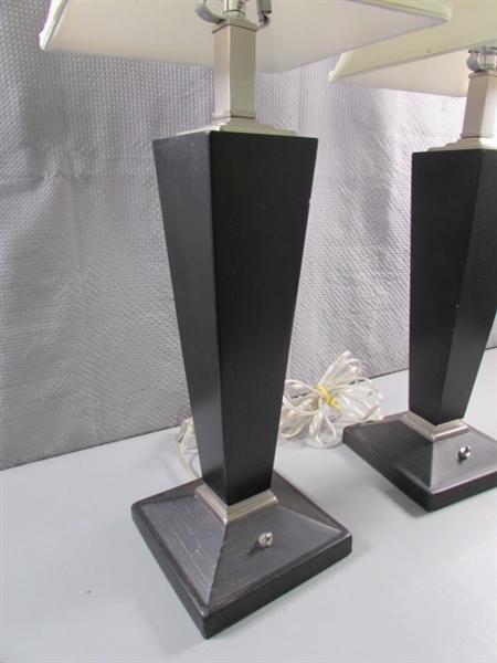 PAIR OF MODERN TABLE LAMPS