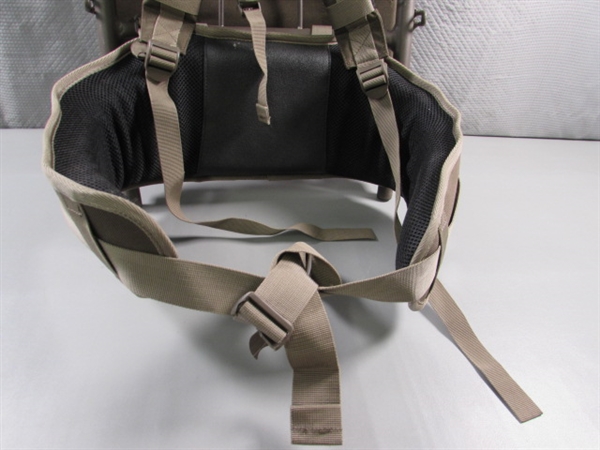 NWT - HIDEAWAY GEAR EXPEDITION FRAME