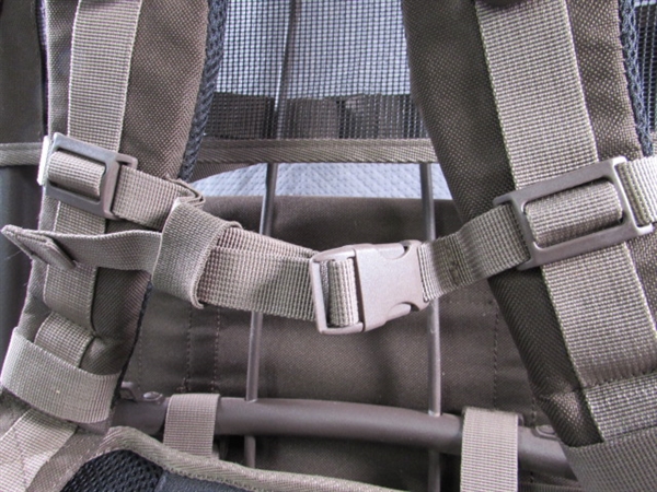 NWT - HIDEAWAY GEAR EXPEDITION FRAME