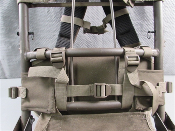 NWT - HIDEAWAY GEAR EXPEDITION FRAME