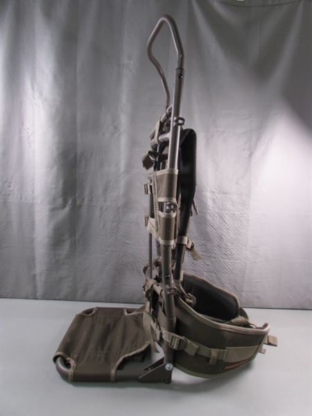 NWT - HIDEAWAY GEAR EXPEDITION FRAME