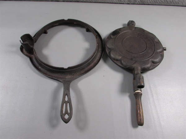 VINTAGE ALFRED ANDRESEN HEART SHAPED CAST IRON WAFFLE MAKER