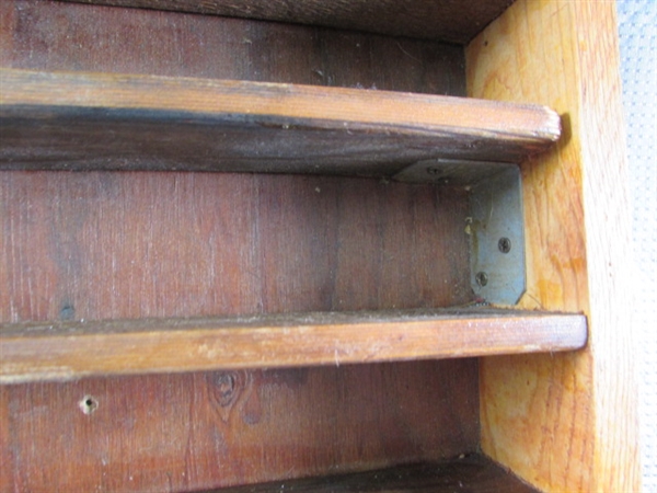 RUSTIC WOODEN SHELF & HORSESHOE COAT RACK